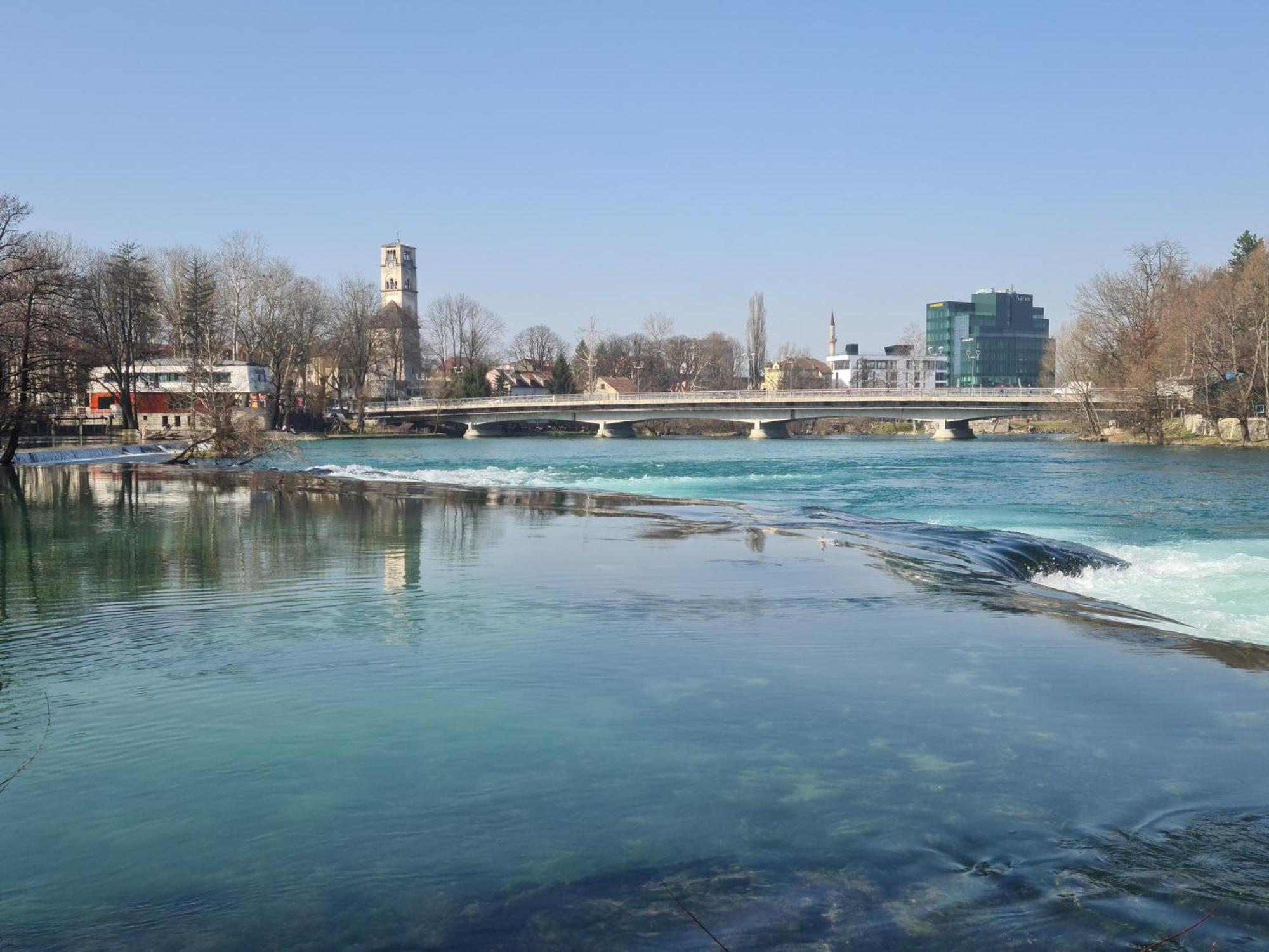 Hotel Gold Jet Bihac Ngoại thất bức ảnh